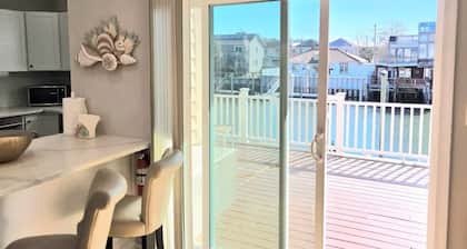 Dockside Den, Waterside 3BR, Close to All