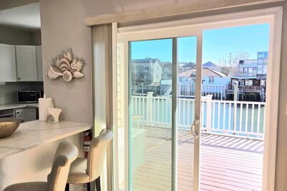 Dockside Den, Waterside 3BR, Close to All