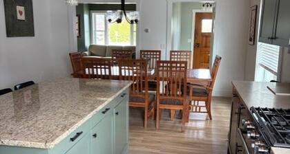 Perfect Mackinaw City Location! One block to Downtown, Ferry, or Waterfront