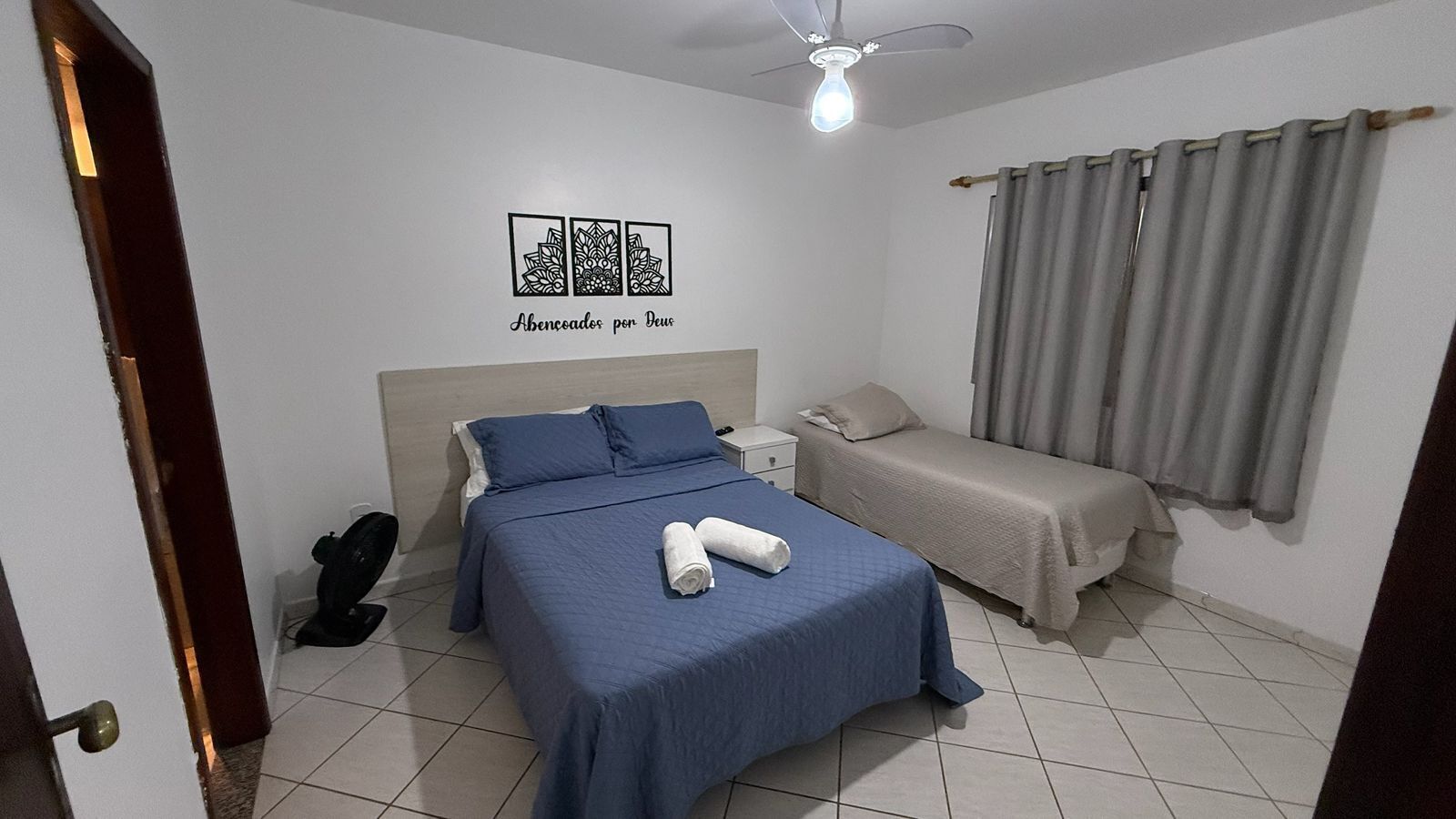 WiFi, bed sheets