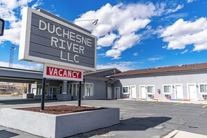 Exterior - Duchesne River Hotel  (Duchesne)