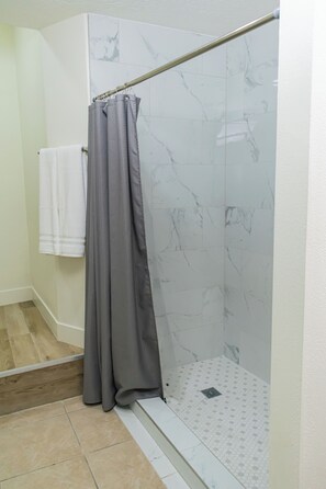 Bathroom - Duchesne River Hotel  (Duchesne)