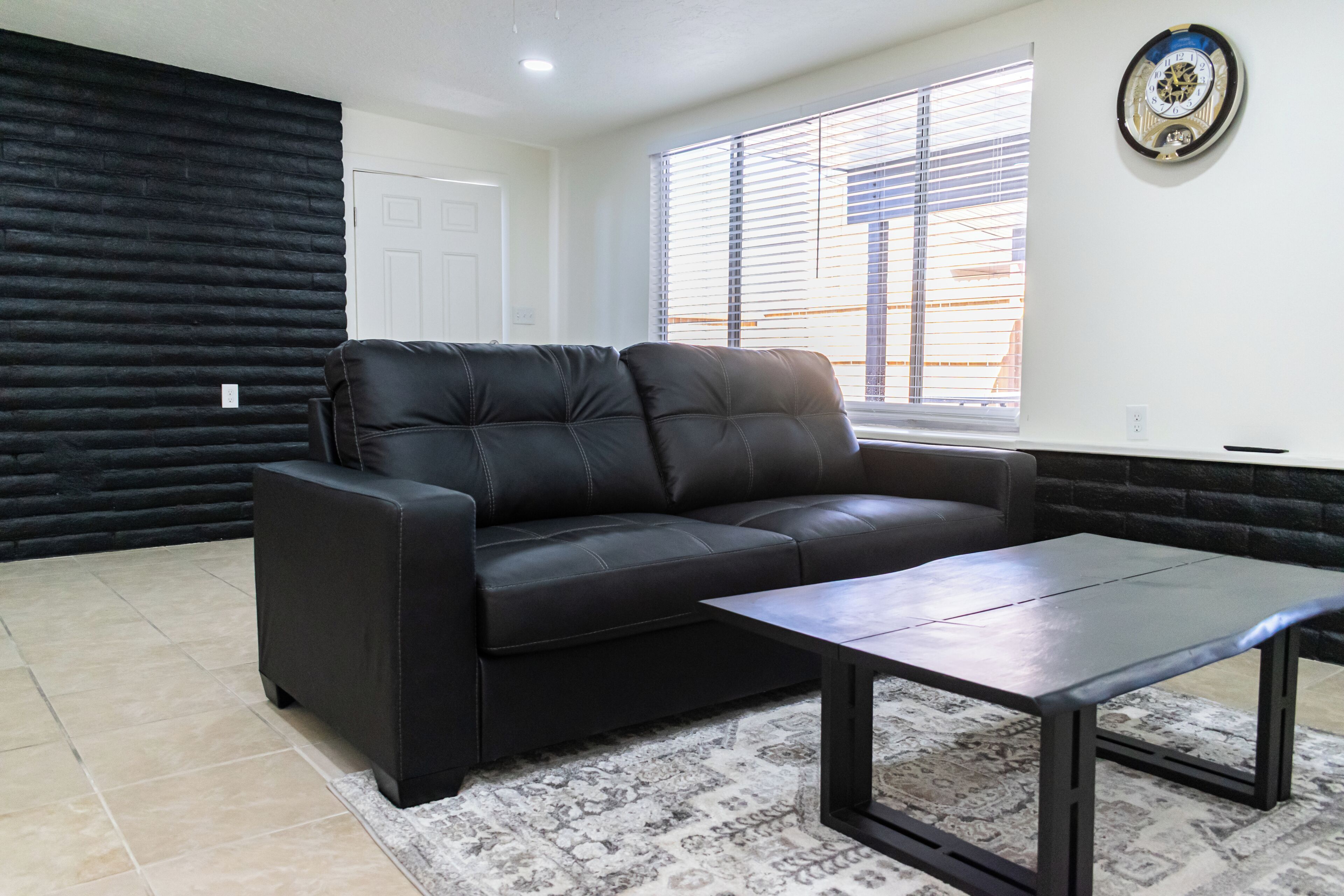 Basic Apartment | Living area