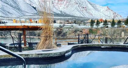 Charming Studio with Mtn.Views,Walk to Dwntwn