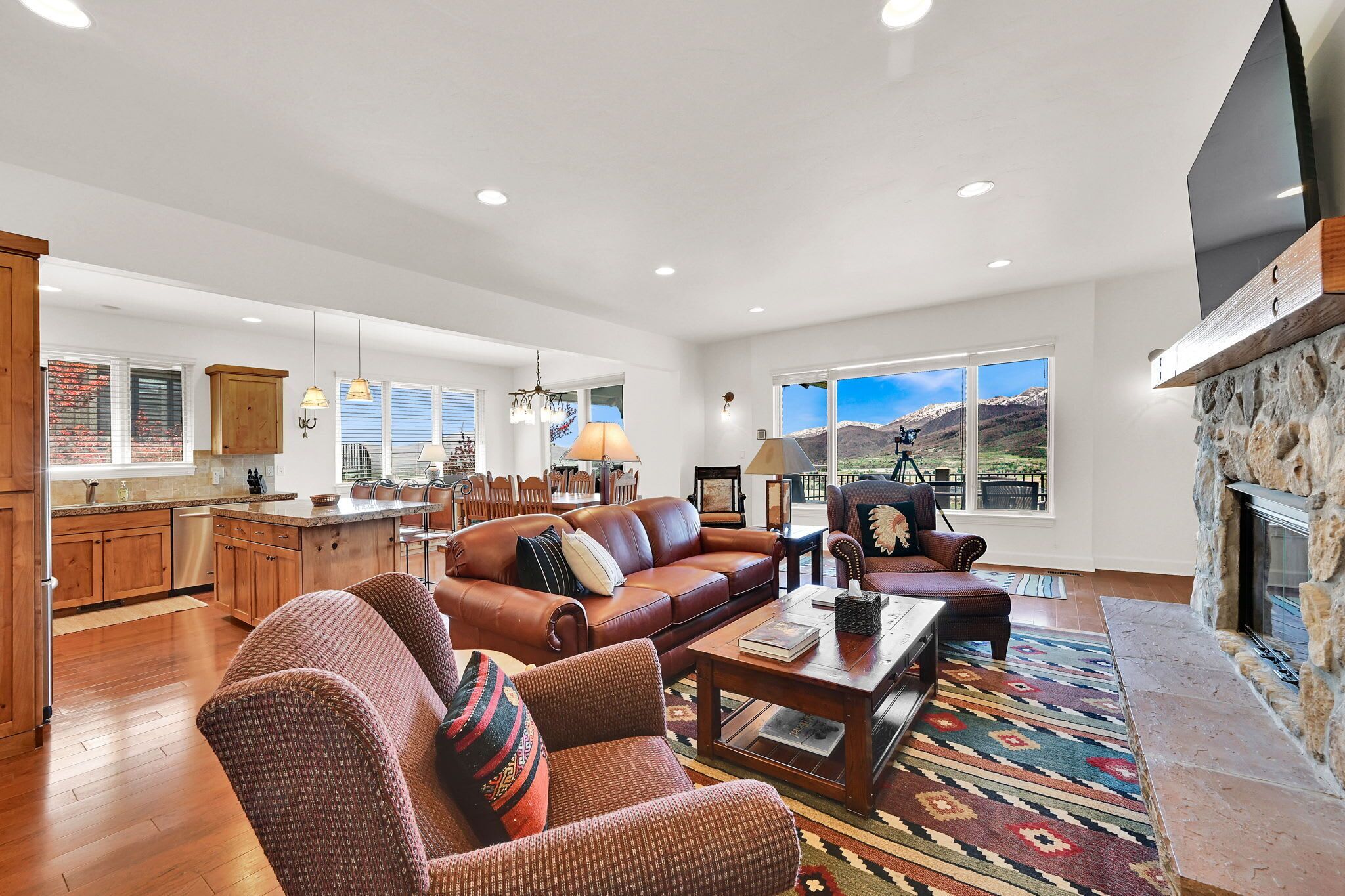 TV, fireplace, stereo, offices