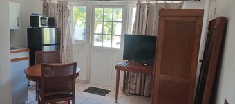 WEAVING MILL ARUBA bed and coffee
