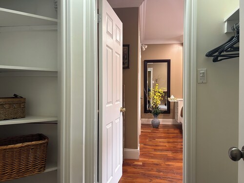 One-Bedroom Top-floor Bachelor Apartment with AC in Downtown St. John's