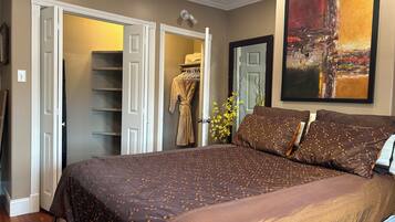 Iron/ironing board, Internet, bed sheets