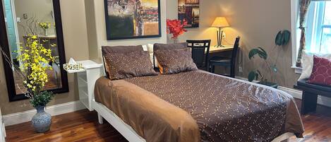 Iron/ironing board, Internet, bed sheets