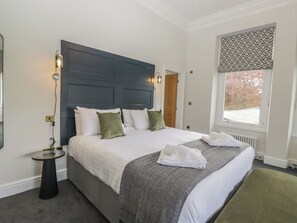 22 bedrooms, individually decorated, individually furnished, free WiFi - Brettargh Holt Mansion Sleeping 48 (Kendal)