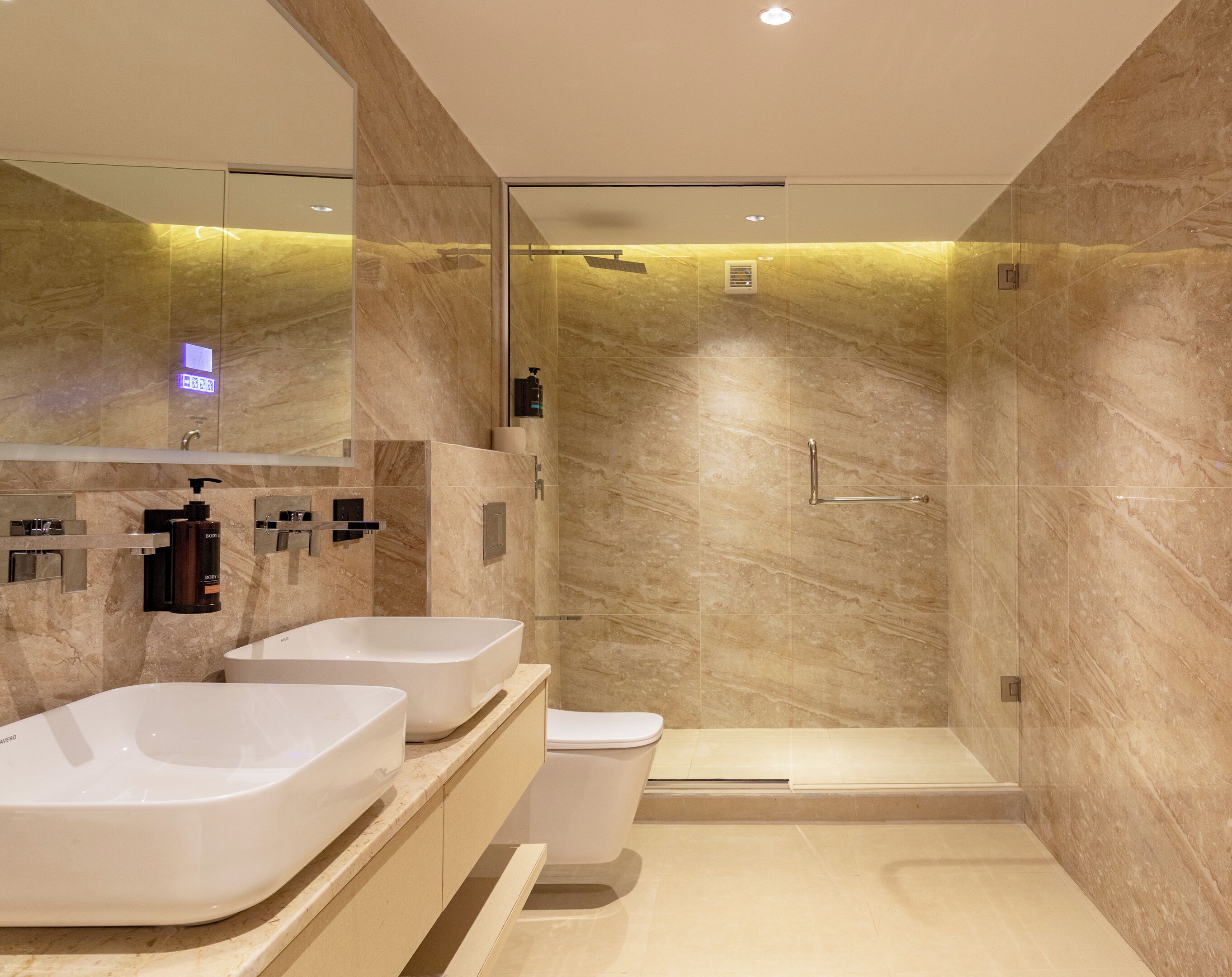 Presidential Suite, City View | Bathroom | Shower, slippers, towels, soap