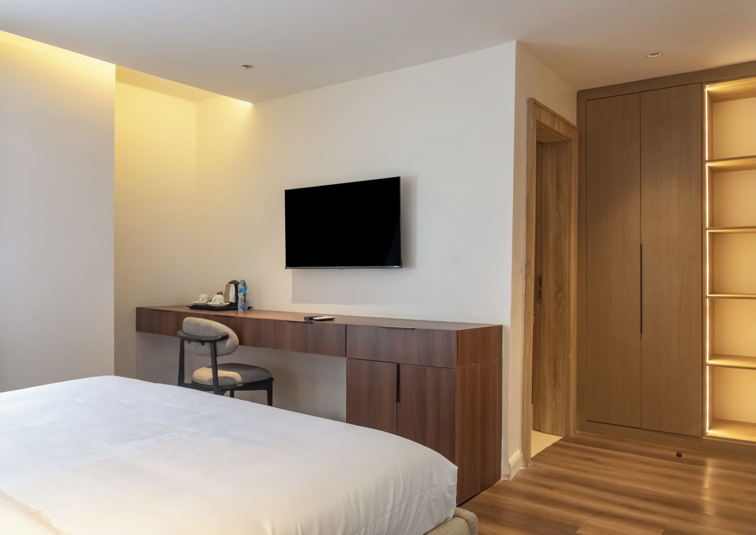 Deluxe Single Room, City View | Peti besi dalam bilik, ruang kerja komputer riba, kalis bunyi 