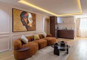 Presidential Suite, City View | Living area