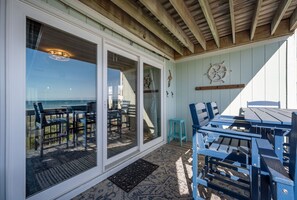 Outdoor dining - Oceanview + Beach Access w/ Pool | Driftwood Dunes (Surf City)