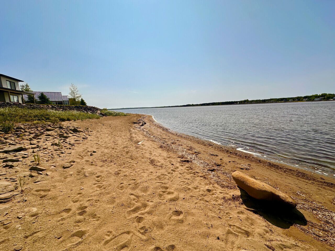 Beach nearby, sun-loungers