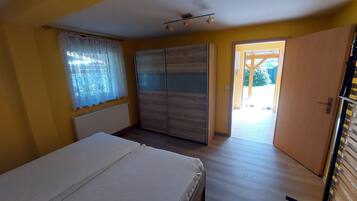 1 bedroom, WiFi, bed sheets