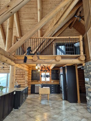 Interior - The Cormorant (Sainte-Brigitte-de-Laval)