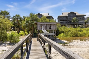 Property grounds - Gone Coastal at Old Fenimore Mill (Cedar Key)