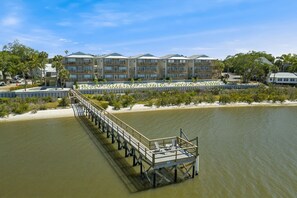 Exterior - Seahorse Sunset at Seahorse Landing (Cedar Key)