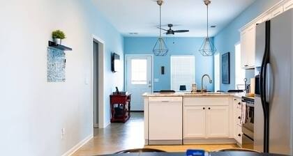 Clean & Serene House + Studio - Easy On/off I-40