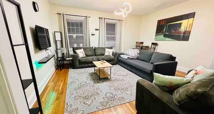 2 FREE parking spots- In unit washer/dryer