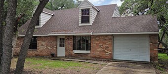 Spacious 4-bedroom house in San Antonio close to many SA attractions