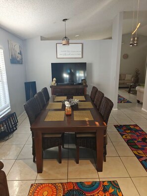 Dining - Tropical Pool Home Gazebo, Grill & Bar (Kissimmee)