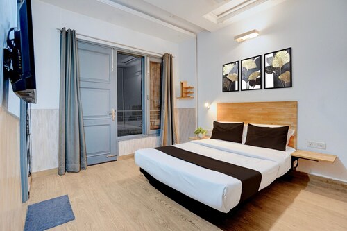 Deluxe Townhouse Sector 49 Sohna Road