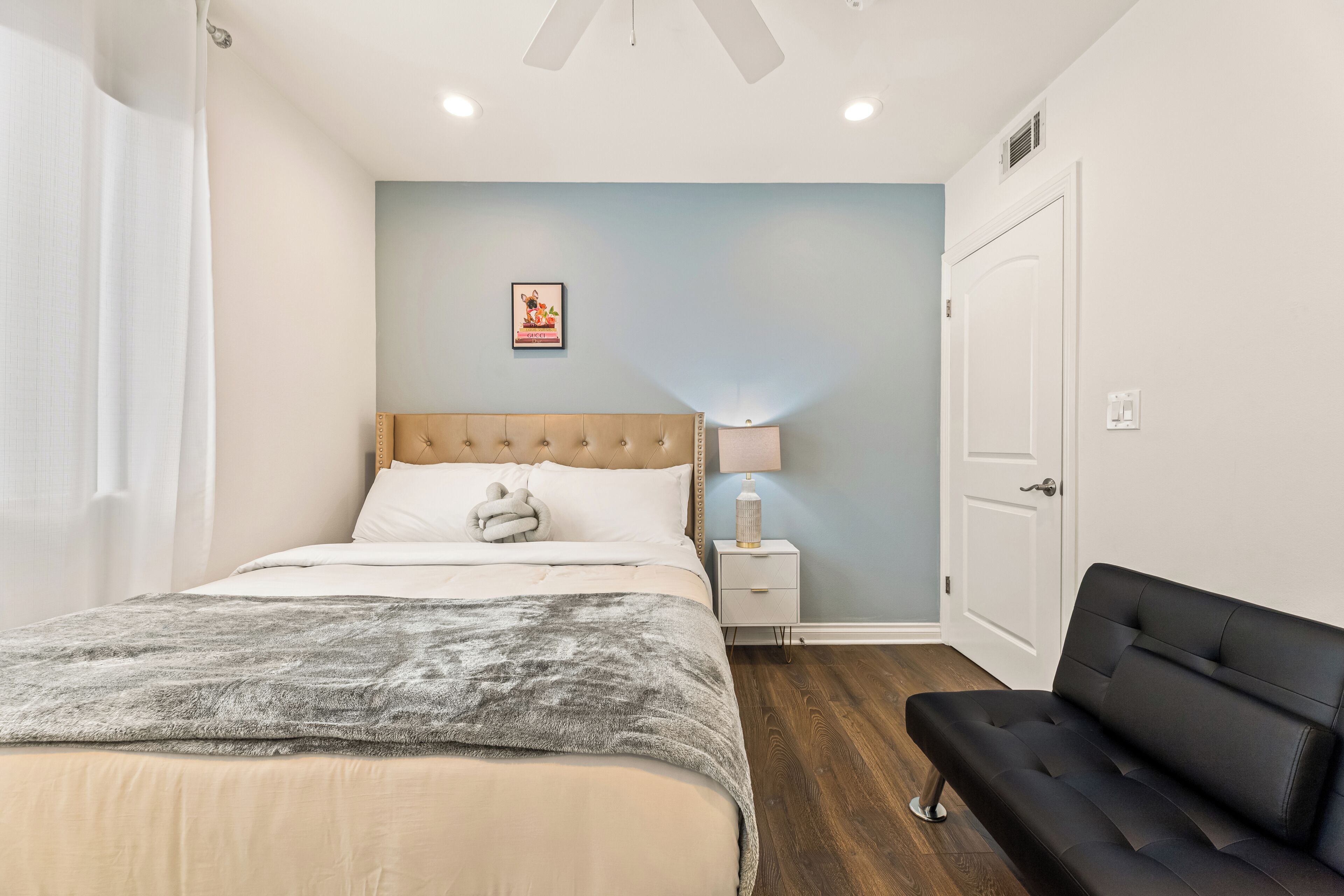 4 bedrooms, iron/ironing board, free WiFi, bed sheets