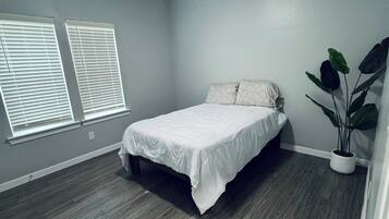 Iron/ironing board, WiFi, bed sheets