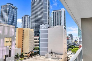 Property grounds - Casa Soléa Apartment | Luxe Miami Escape (Miami)