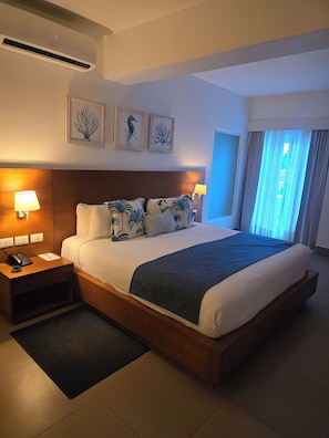 Room, 2 Bedrooms, Smoking, Patio | 2 bedrooms