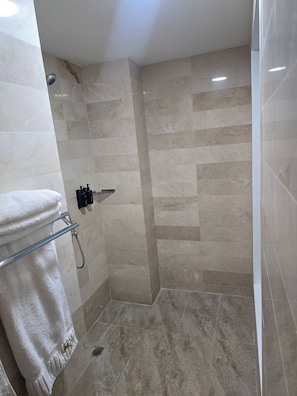 Habitación, 2 habitaciones, fumadores, patio | Baño
