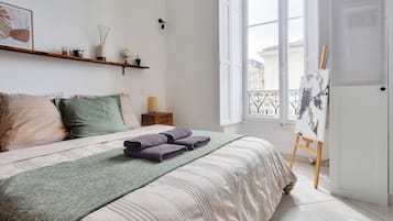 2 slaapkamers, een strijkplank/strijkijzer, gratis wifi, beddengoed