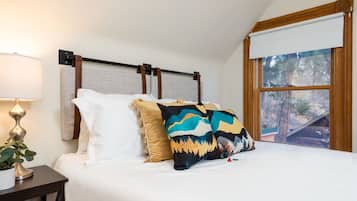 Iron/ironing board, travel crib, WiFi, bed sheets