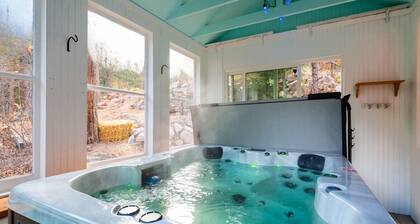 Martindale Manor | Historic Mountain Retreat w/ Hot Tub & Game Room