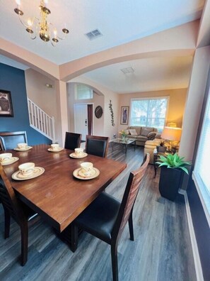 Dining - Emerald Island Resort Home 6bdrm, Pvt Large Pool-10min to Disney! (Kissimmee)