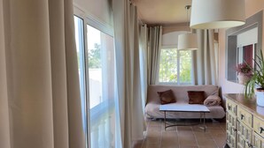 Unclassified image, 2 of 27, button - Villa del Lago Lloret - Family Studio | Swimming Pool & Garden (Lloret de Mar)