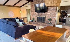 Interior - Lakeview Lookout - Stunning Views! (Tool)