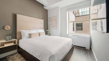 3 bedrooms, in-room safe, desk, iron/ironing board