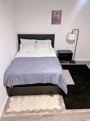 2 Schlafzimmer, Schreibtisch, Bügeleisen/Bügelbrett, kostenloses WLAN