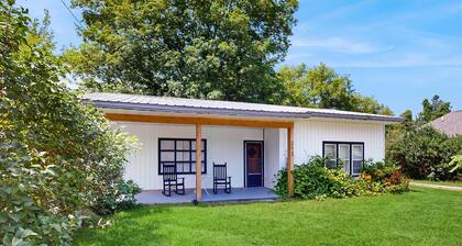 The Three Seasons | Centrally located house in Lak