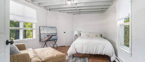 WiFi, bed sheets