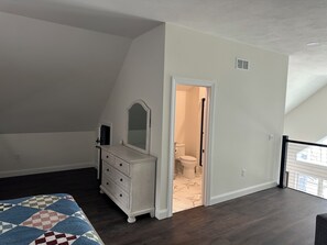 Room - New Home on Skaneateles Lake!! (Skaneateles)