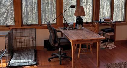 4-bedroom cottage in Stockbridge MA in Berkshires, minutes to private beach