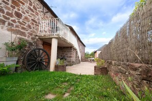 Property grounds - Gîte en Grès Rose 4/6 persons (CANILHAC)