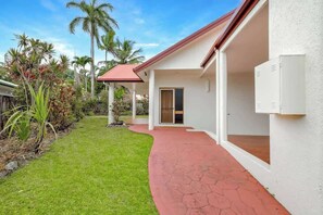 Exterior - The Garden Nook Your Cairns Home Away from Home (Smithfield)