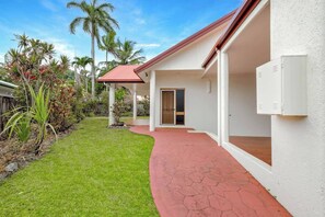 Exterior - The Garden Nook Your Cairns Home Away from Home (Smithfield)