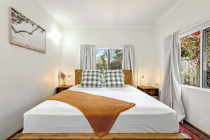 Room - The Garden Nook Your Cairns Home Away from Home (Smithfield)