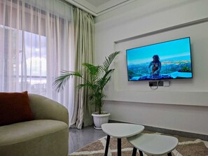 Living area - Wonderful 1-bedroom apartment with fitness room and heated  pool in Nairobi (Nairobi)